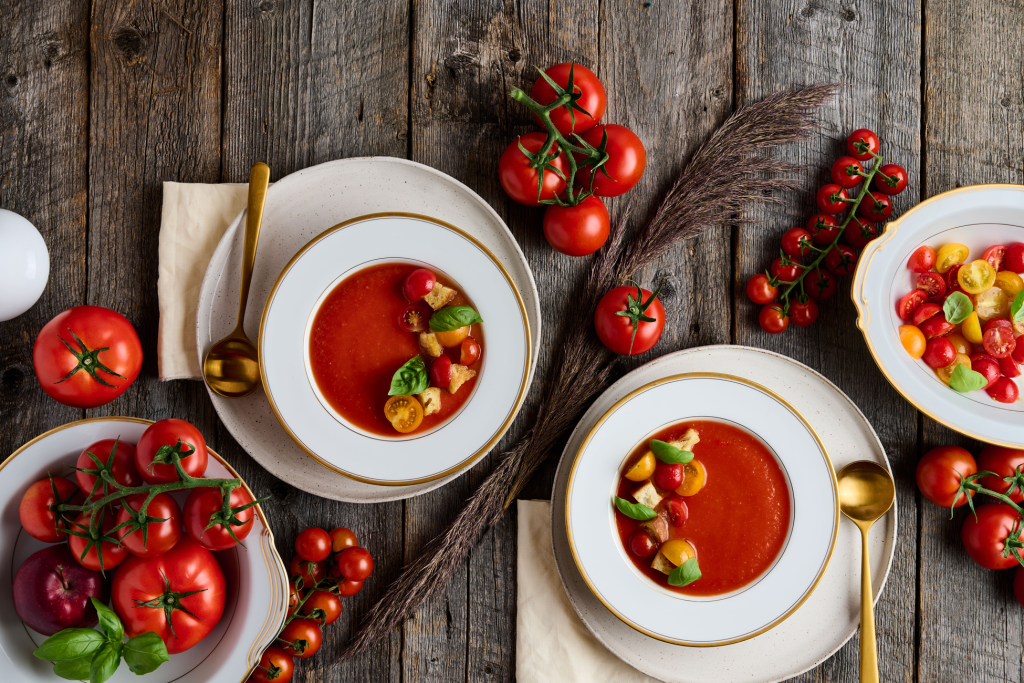 Potage d’automne aux tomates et aux pommes